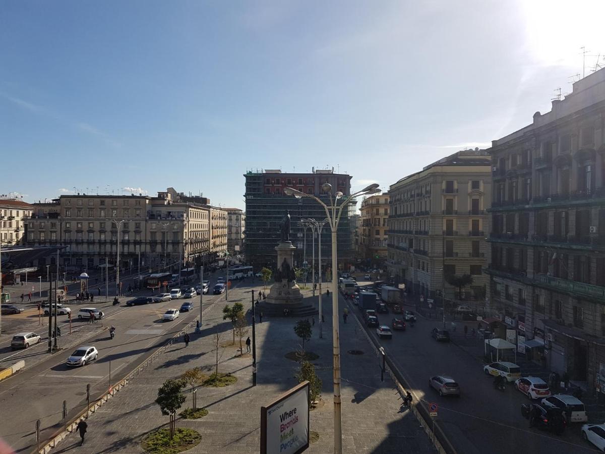 Апартаменти La Piazza - Garibaldi 2.6 Неаполь Екстер'єр фото